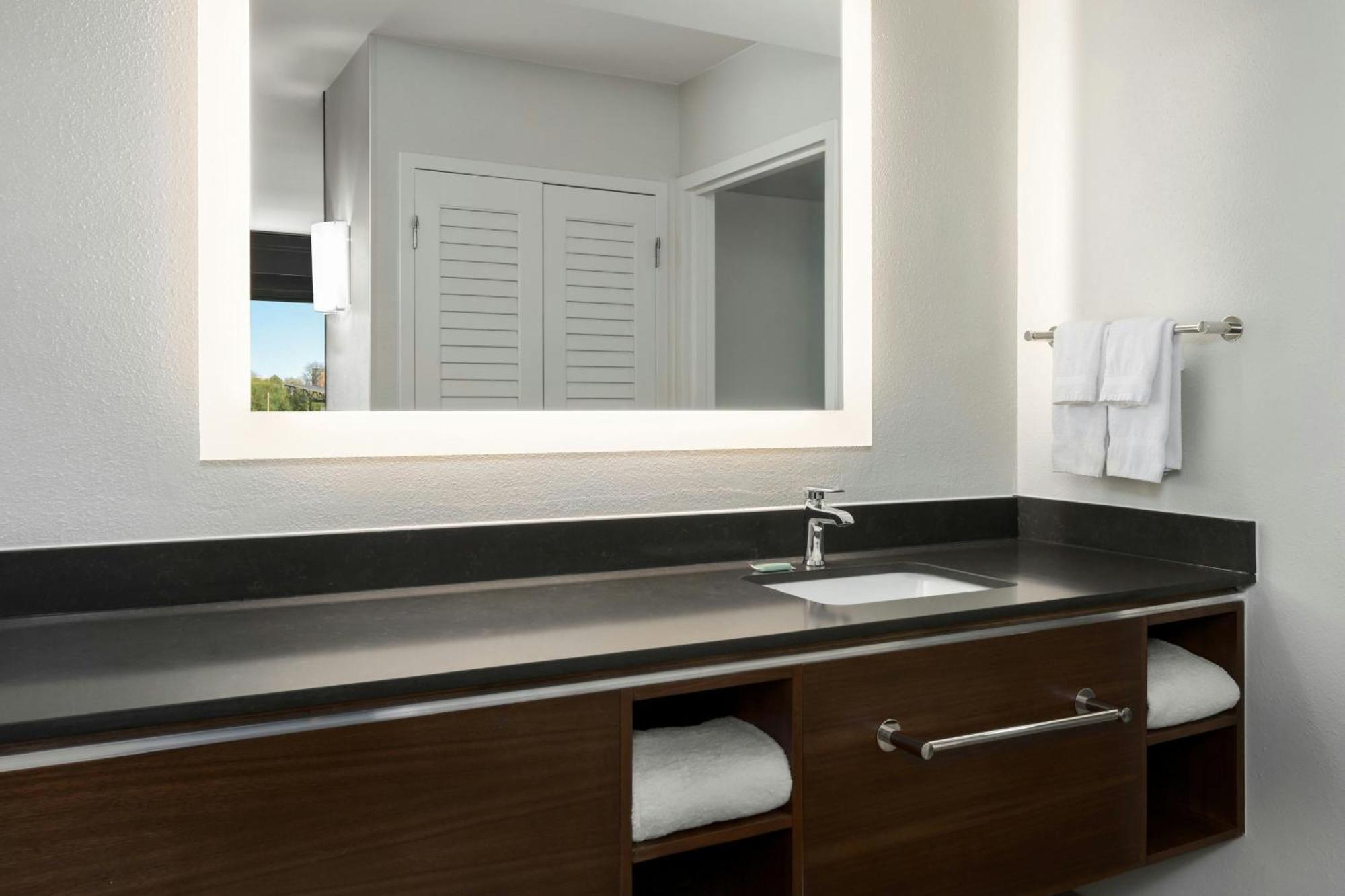 Courtyard By Marriott Chattanooga Downtown المظهر الخارجي الصورة